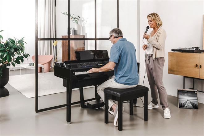 Yamaha Clavinova CVP-909B digitalni klavir s spremljavami