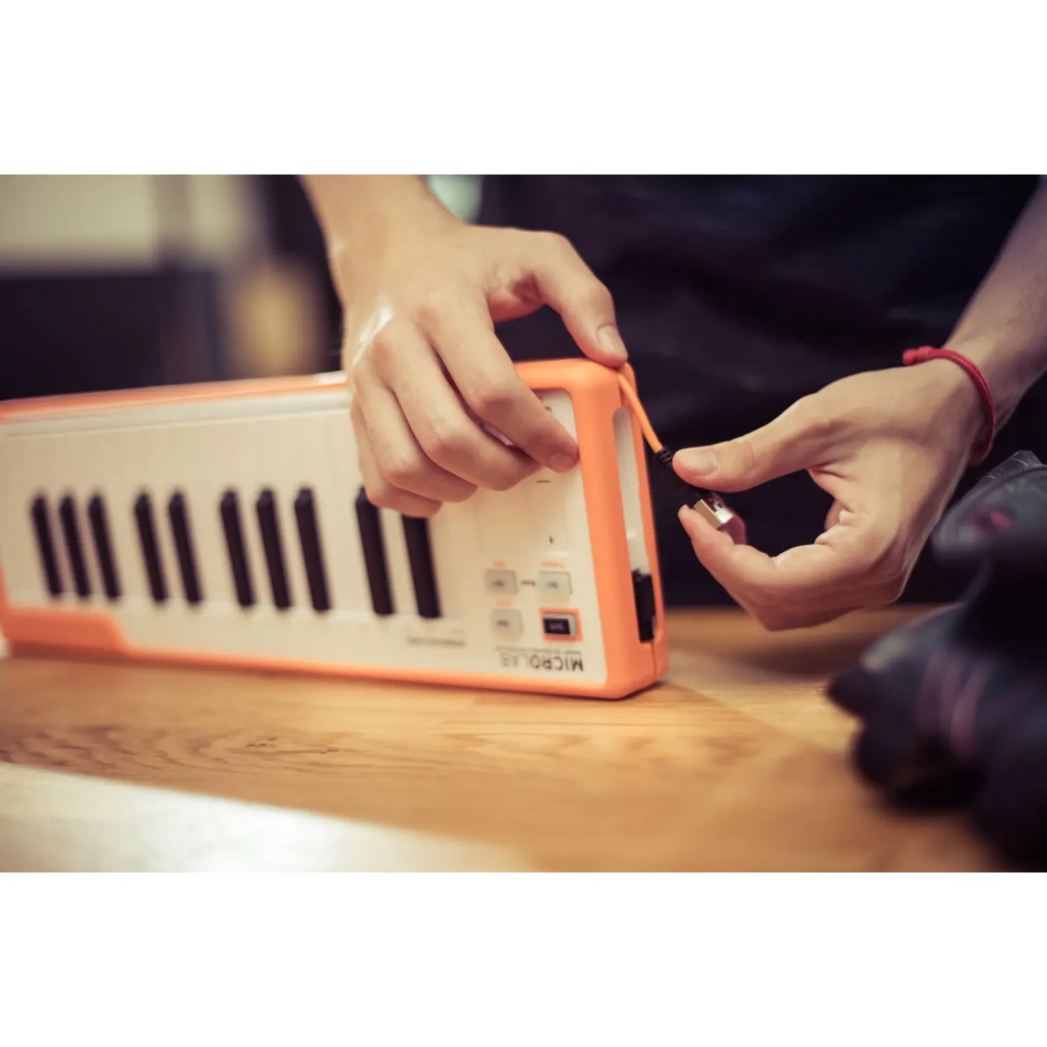 Arturia MicroLab Orange MIDI kontroler